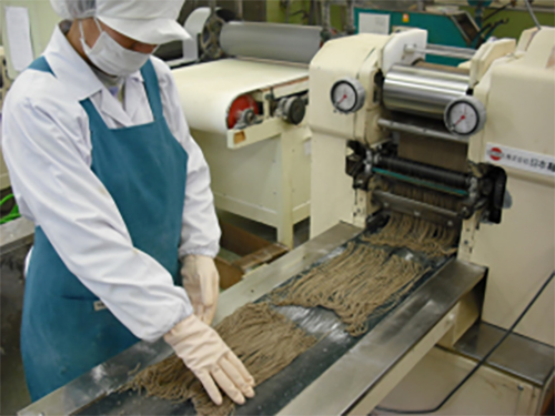 製粉から製麺まで自社で一貫製造
